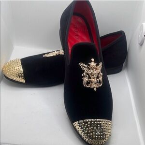 Luxurious Black and Gold Men's Loafers